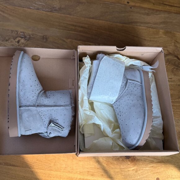 Ugg Stargirl Mini Boot with Bow Detail - NIB! - Picture 3 of 6